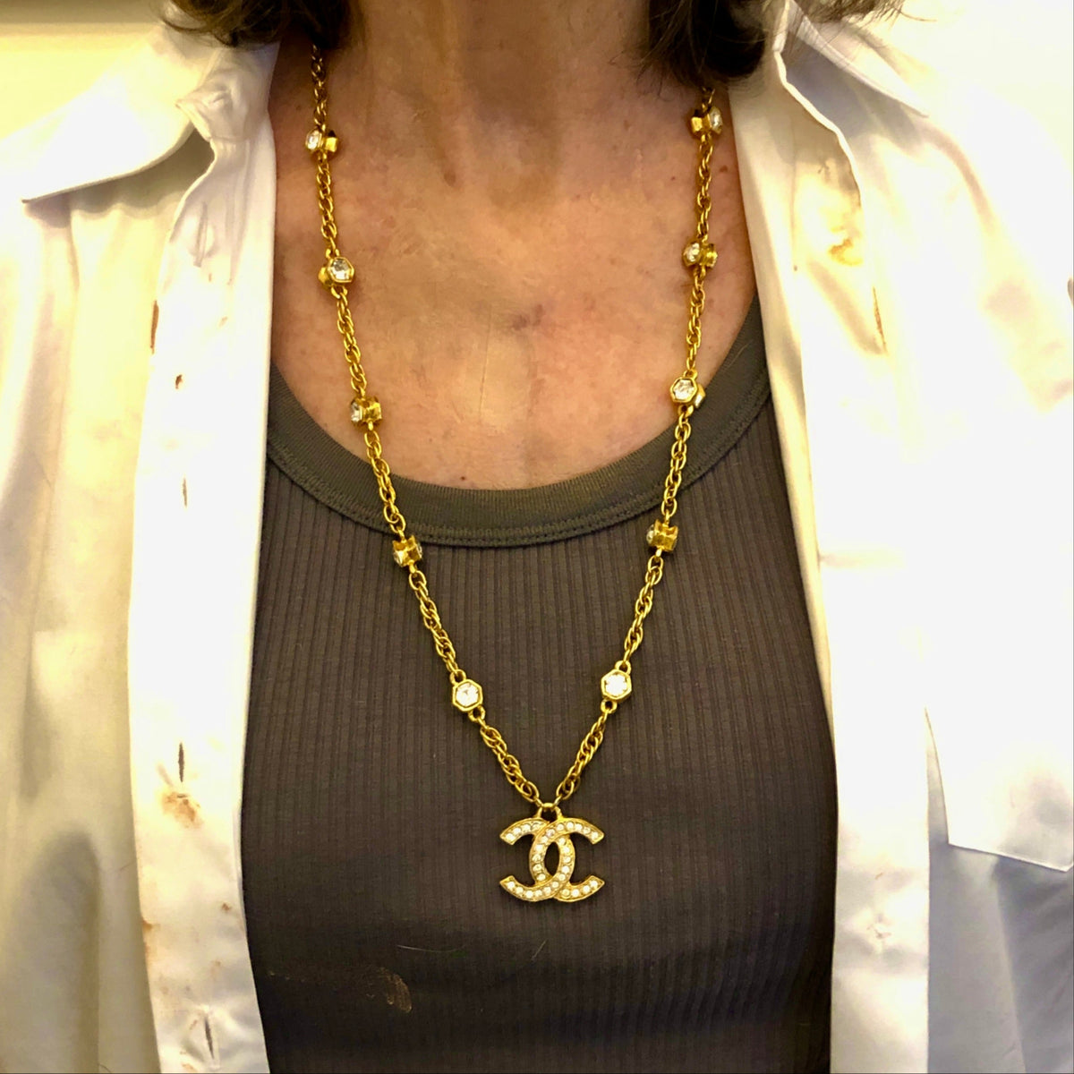 Chanel Necklace with CC Pendant and Crystal Charms – Very Vintage