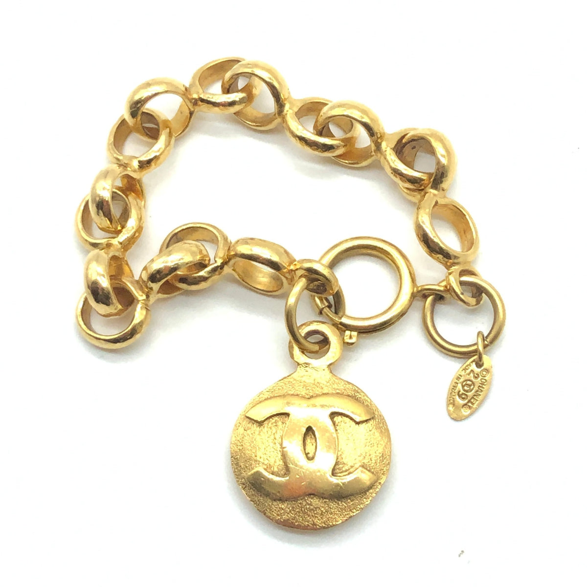 Vintage Chanel Chain Bracelet with CC Charm – Very Vintage
