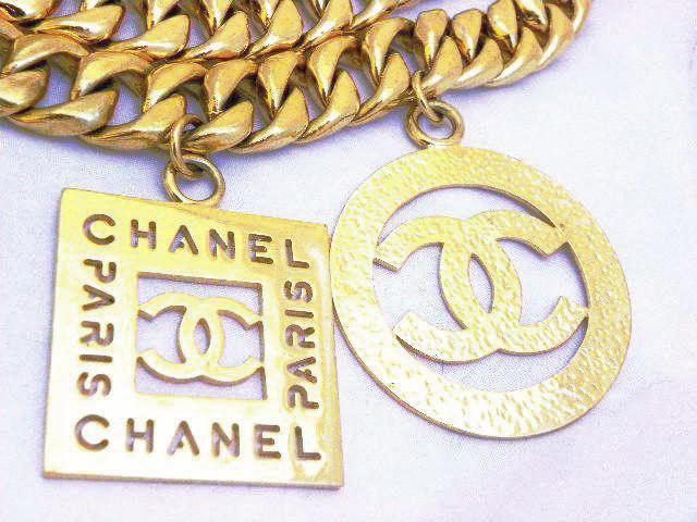 Vintage Chanel Famous Big Charm Belt