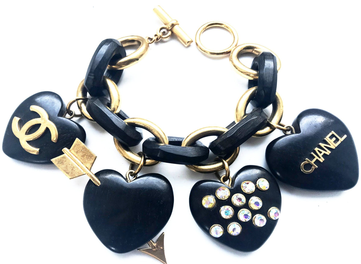 Extremely RARE VTG Authentic Chanel Wooden Heart Chain Belt – SS 2008 Collection Chanel 2008 Filigree Lucky Charms Heart Necklace - Foxy  main image 2