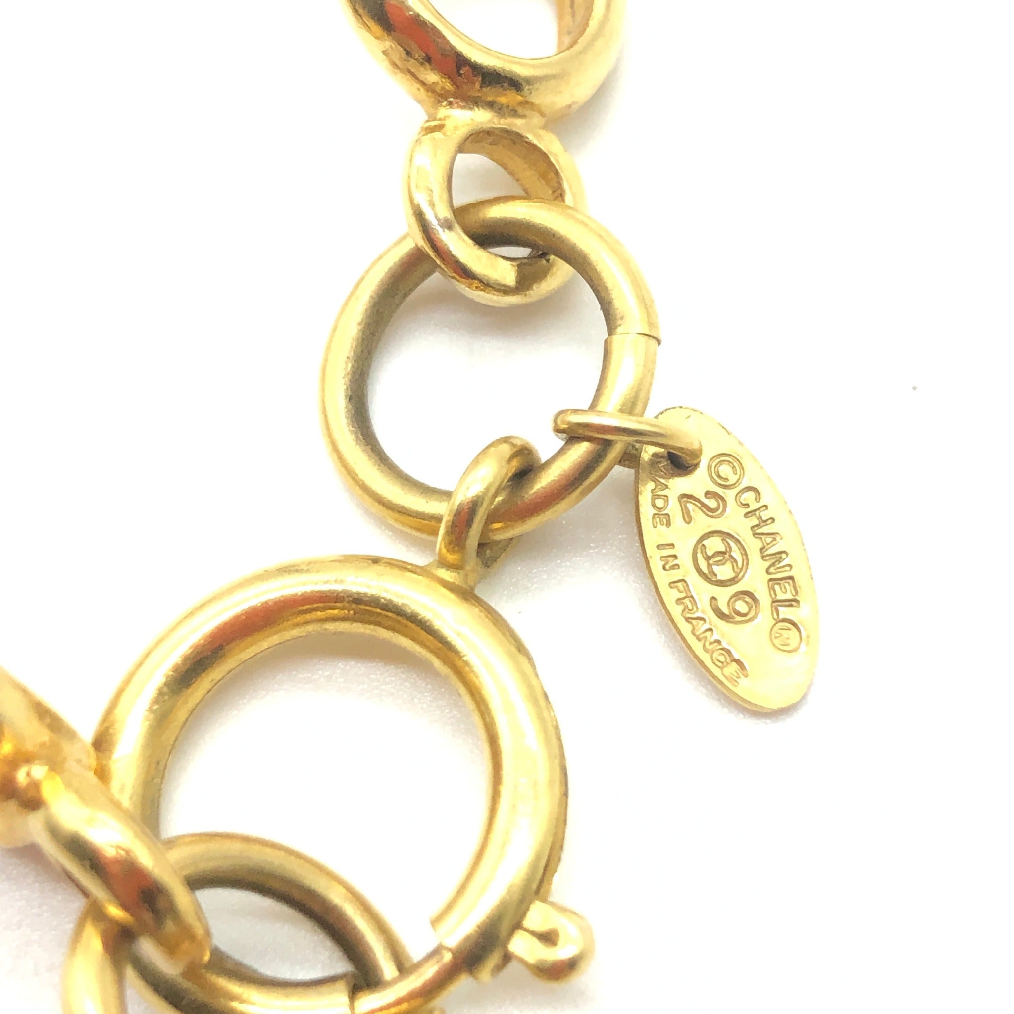 Our carefully selected rare vintage Chanel jewellery and accessories ...