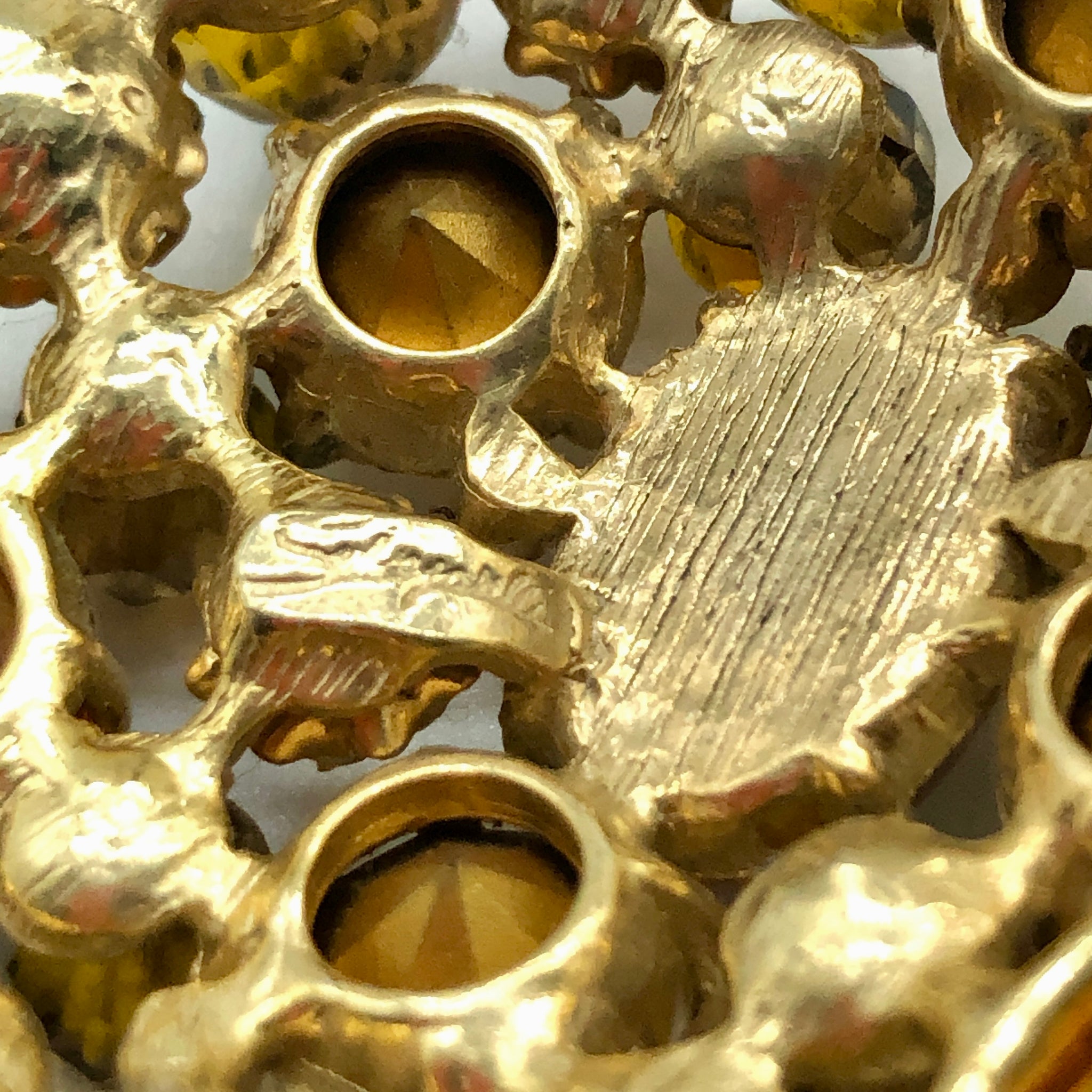 Schiaparelli Amber Pin/Earring Set - VeryVintage – Very Vintage