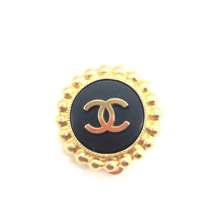 chanel black/gold round earrings