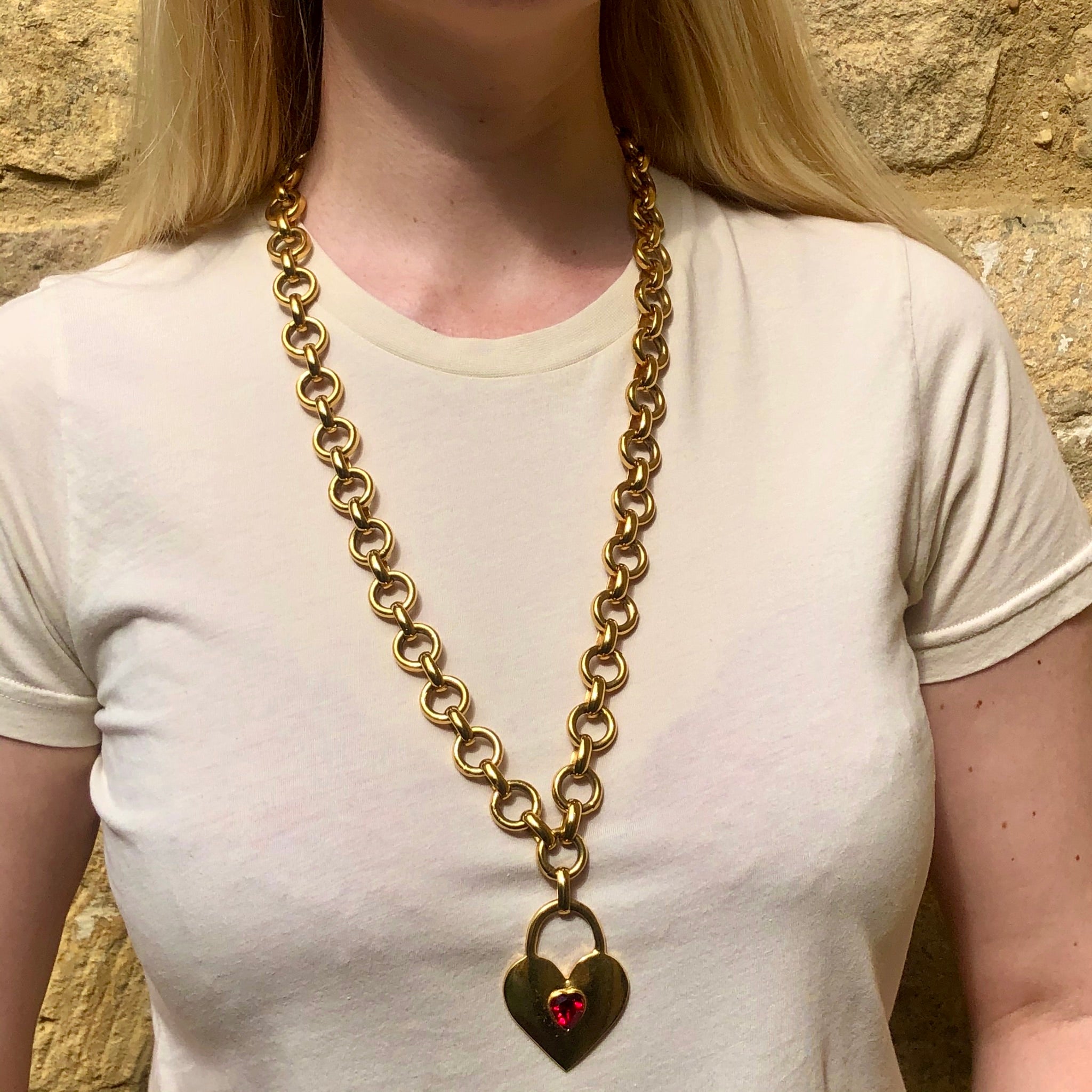Chanel Necklace with Red Padlock Heart-VeryVintage – Very Vintage