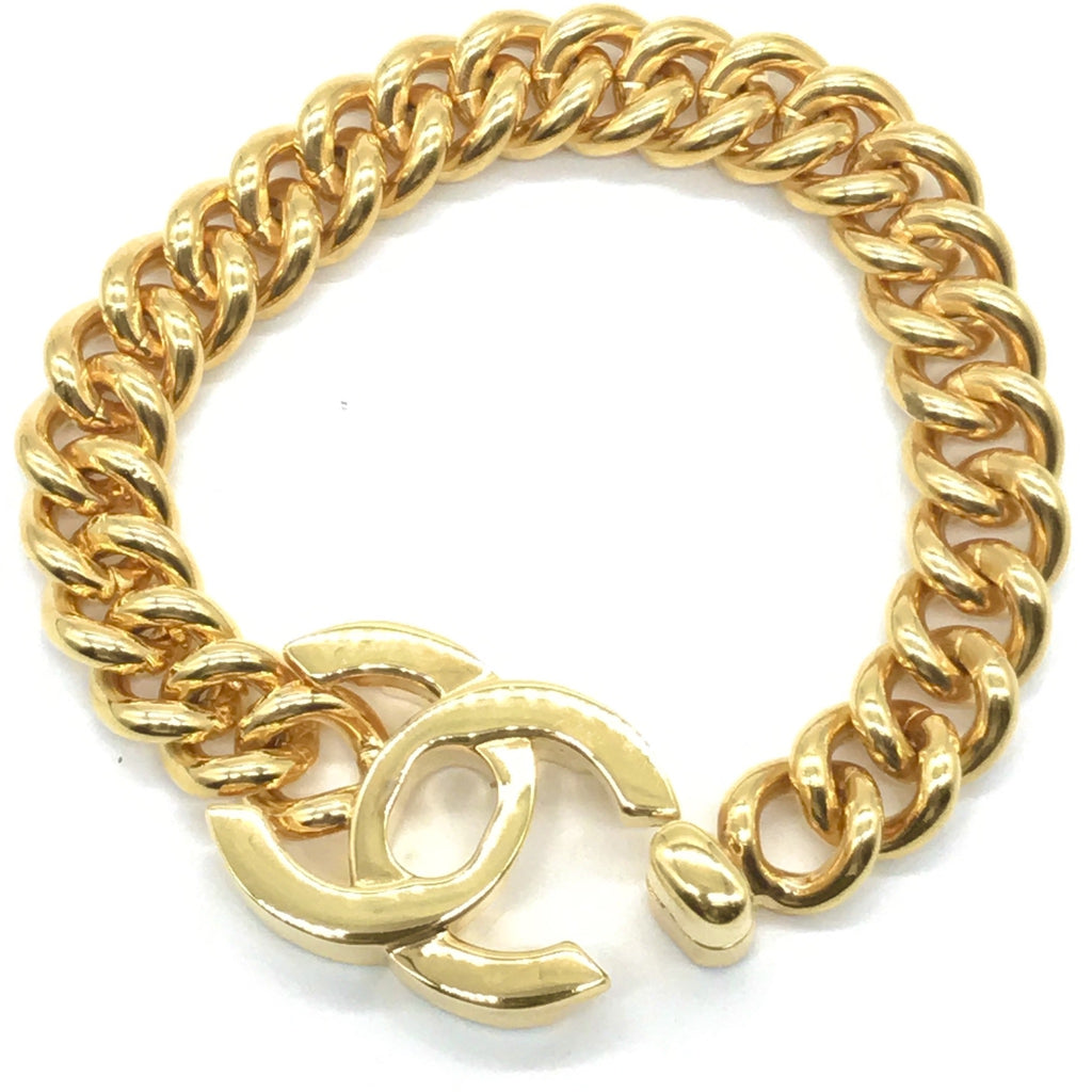 Our carefully selected rare vintage Chanel jewellery and accessories ...