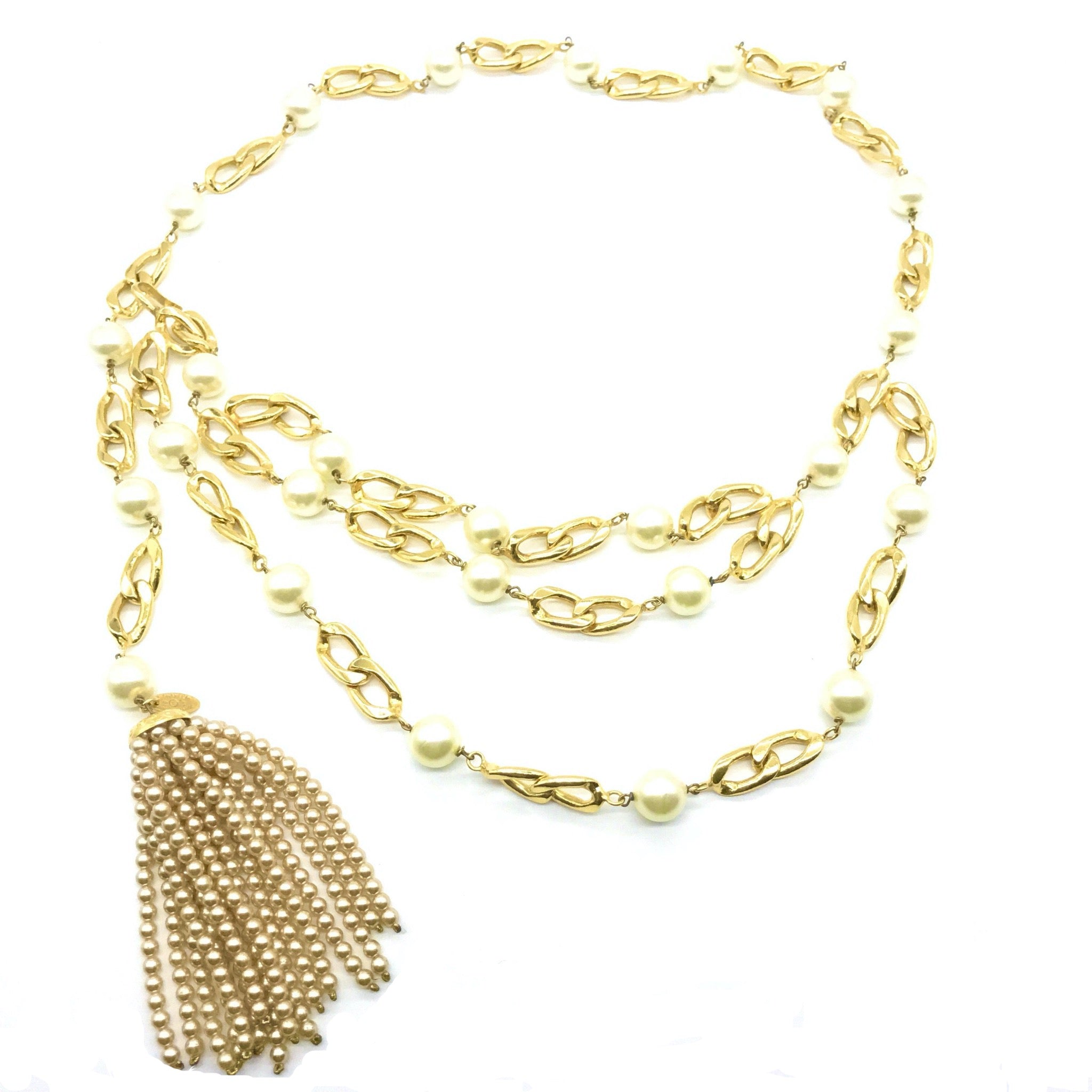 chanel single pearl necklace vintage