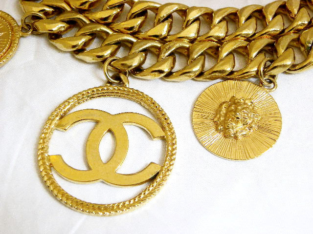 Vintage Chanel Round Cutout Lucky Charms Chain Belt Gold Metal – Madison  Avenue Couture