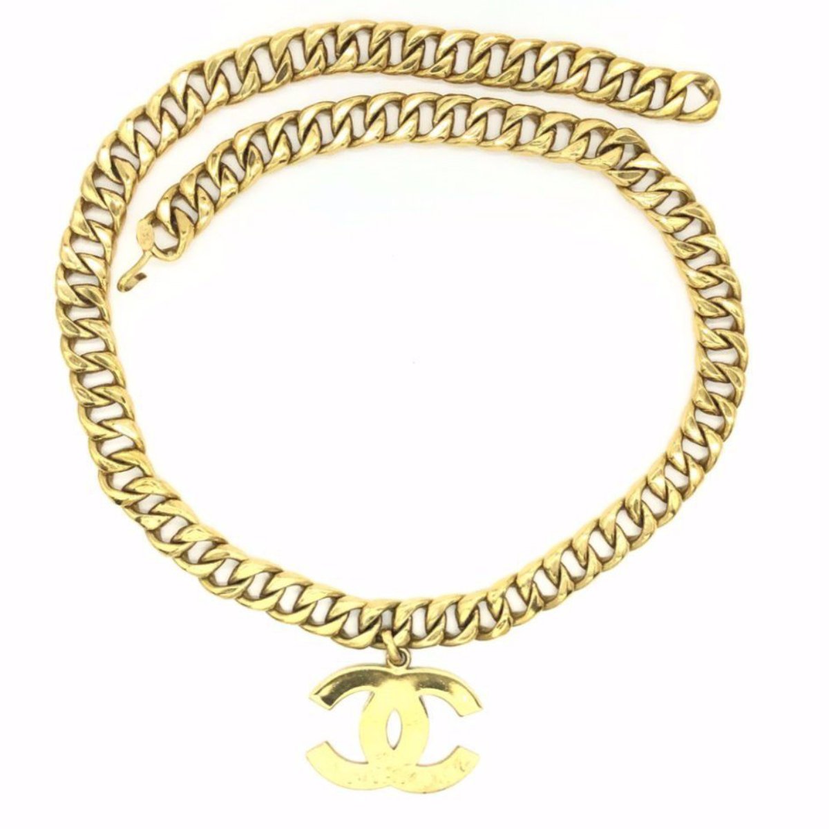 Exceptional CHANEL necklace chain bracelet and plate set with
