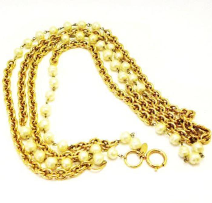 Vintage Chanel Rihanna Necklace with Pearls and Chain