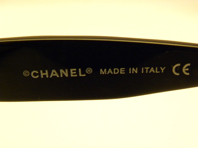 via Isolere Stolpe Chanel Vintage Blue Frame Sunglasses - VeryVintage – Very Vintage